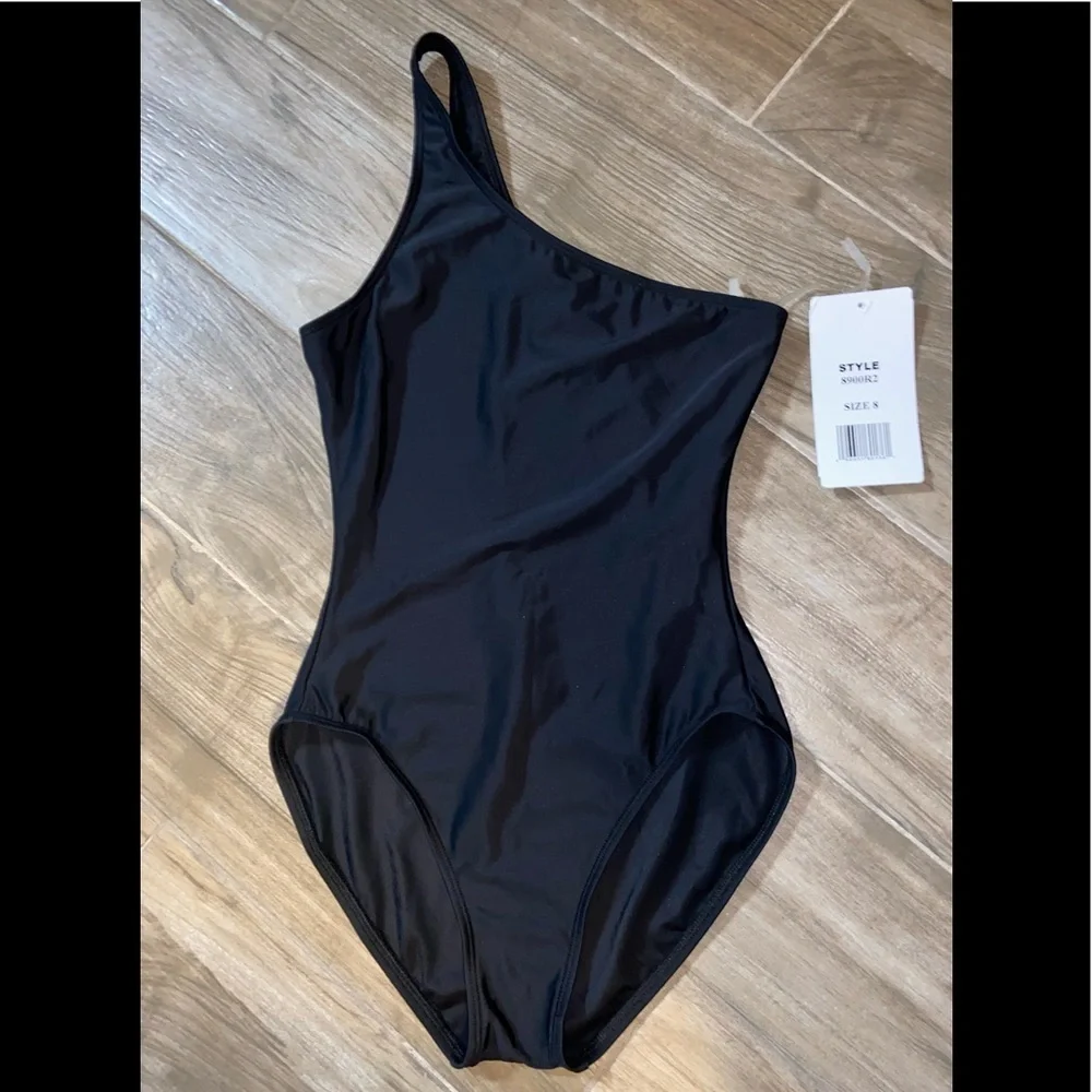 Penbrooke Swimsuit one shoulder